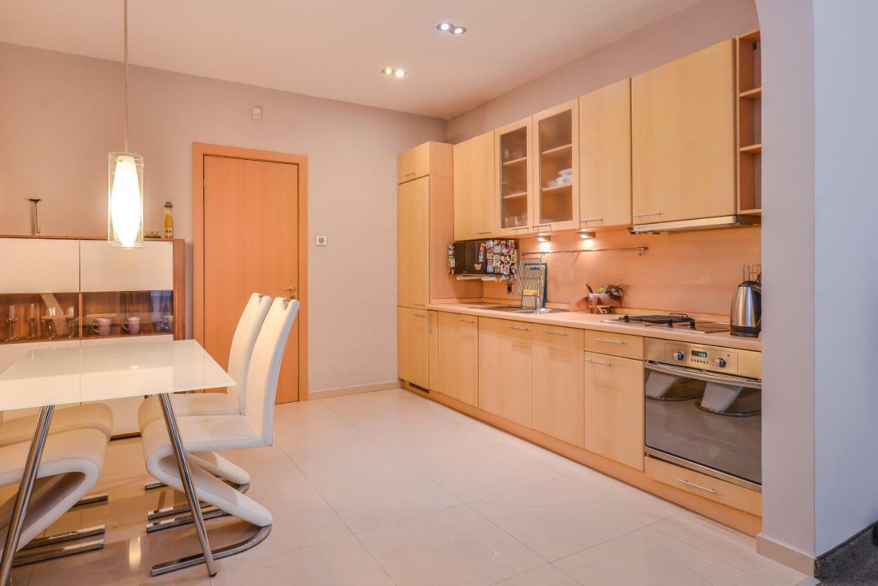 Extravaganzzo - Super Central One Bedroom Modern Apartment By Flat Mаnager Sofia Exteriör bild
